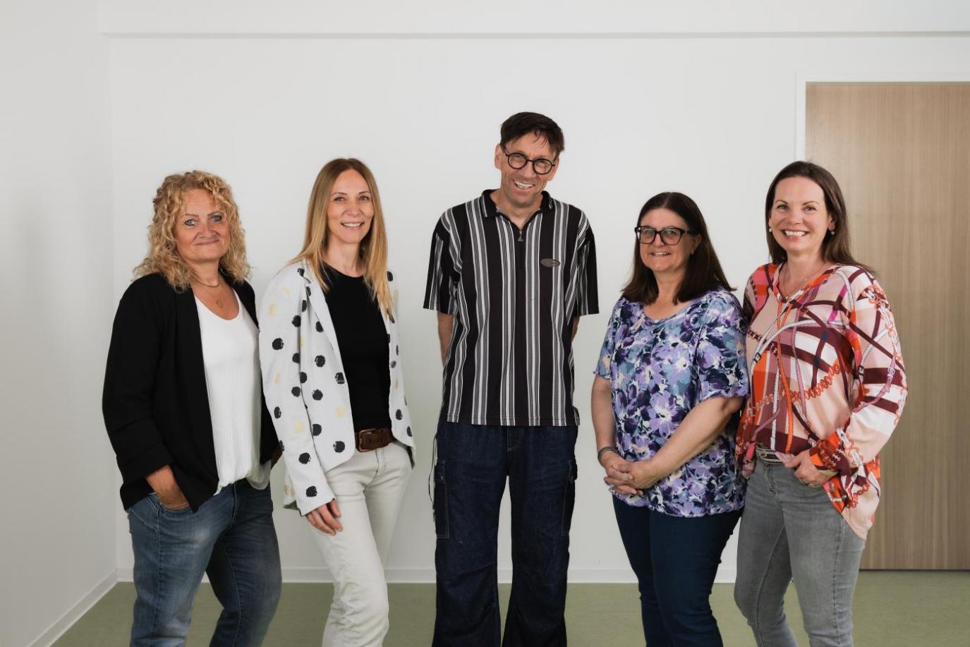 © Manuel Pale Gruppenbild der Erzieher und Erzieherinnen des Schülerheimes Mariannhill, Personen von links nach rechts, Fitsch Priska, Suitner Christne, Schlamminger Roland, Krismer Barbara, Mayr Nikola